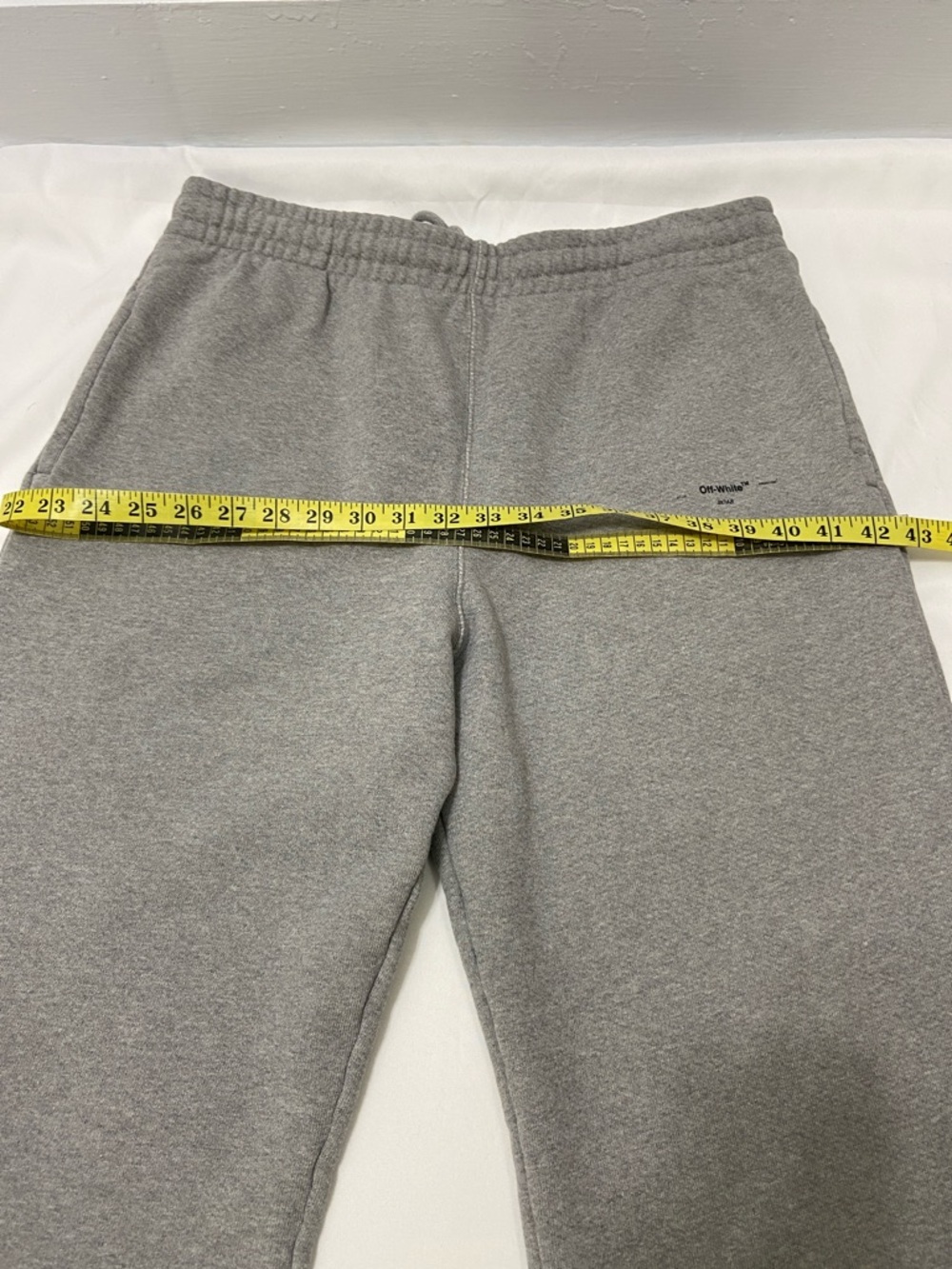 Off-White Men’s Gray Long Sweatpants With Elastic At Waist And Ankle.Size- XL . - Picture 5 of 15